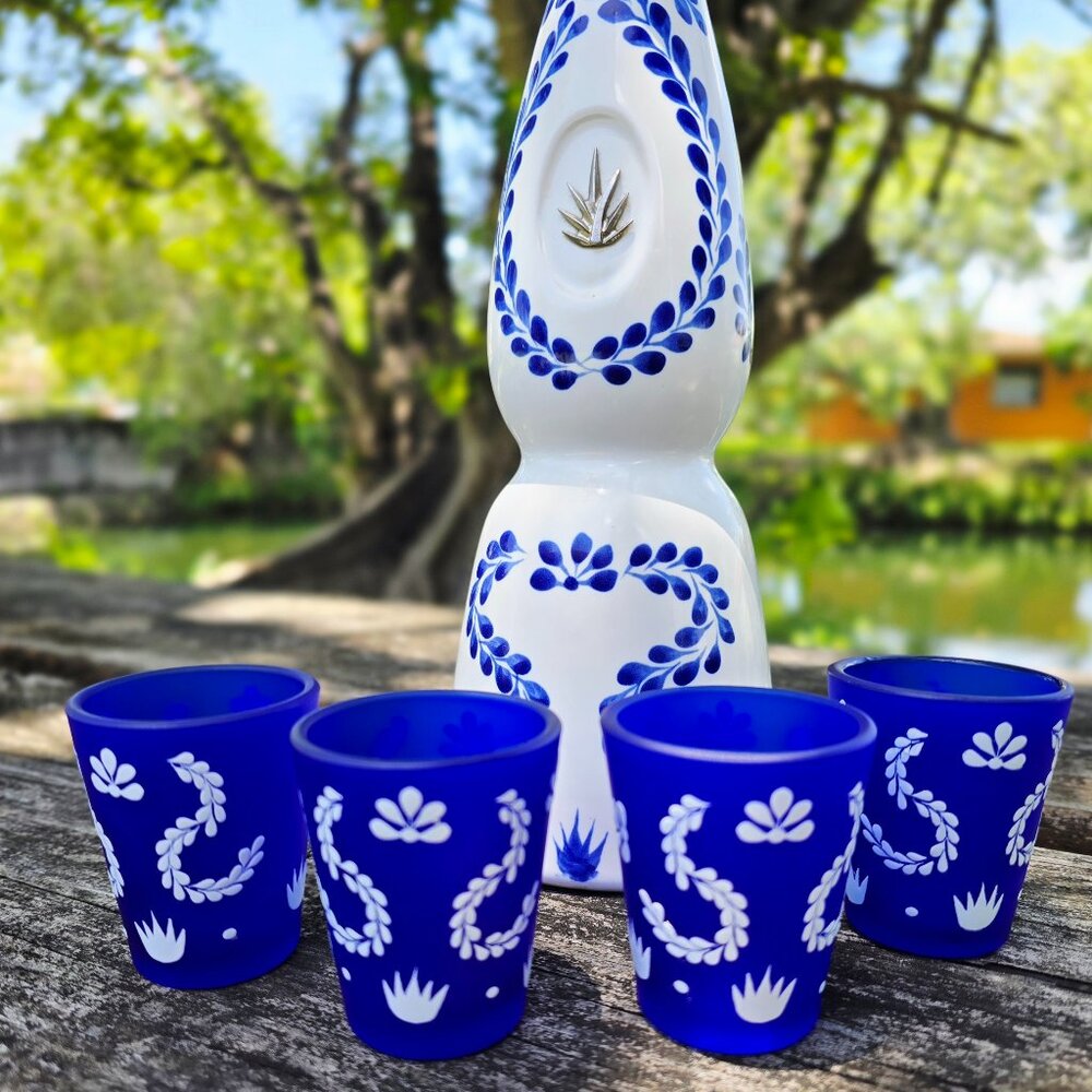 Class Azul Reposado Empty Tequila Bottle 750ml with its 4 blue style shots, New